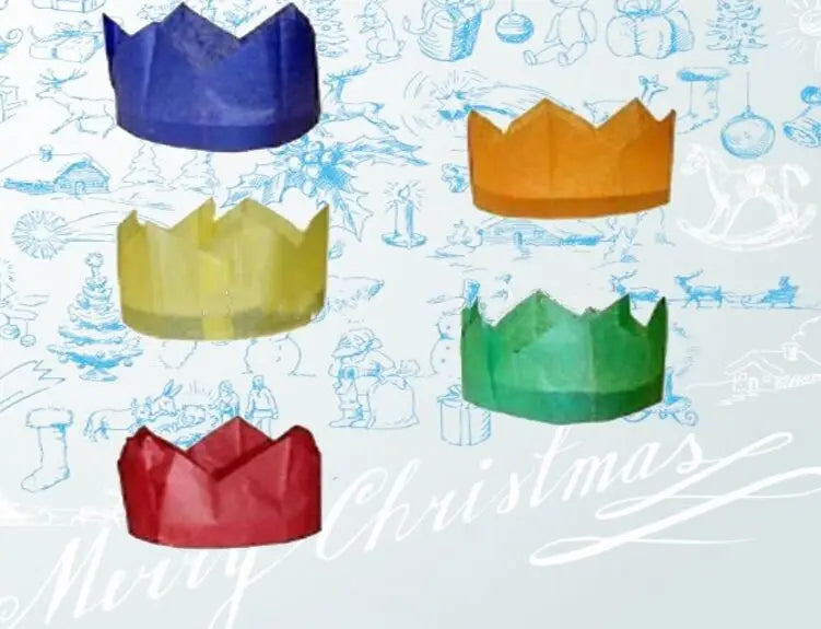 Festive Holiday Party Cracker Set with prizes and poppers