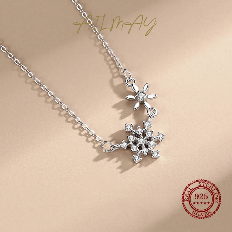 925 Sterling Silver Snowflake Shaped Pendant Necklace