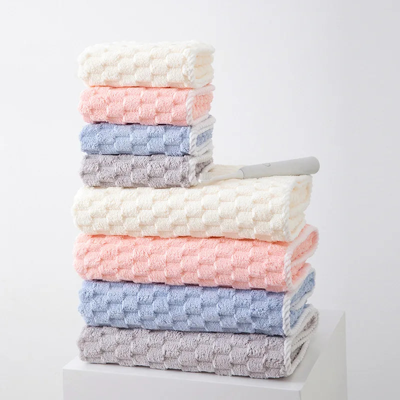 Cloud Grid Coral Velvet Bath Towel
