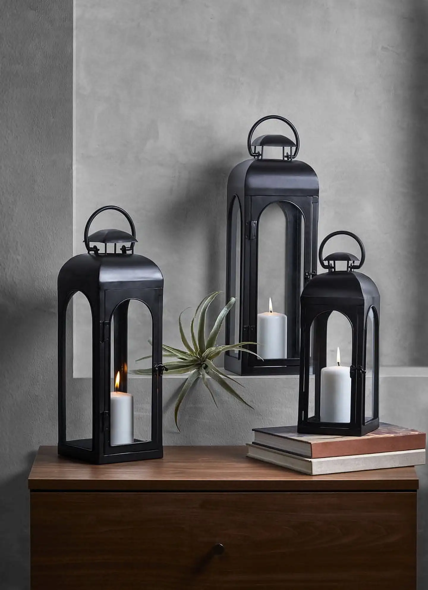 Black Metal Candle Holder Lantern