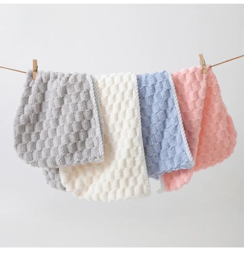 Cloud Grid Coral Velvet Bath Towel