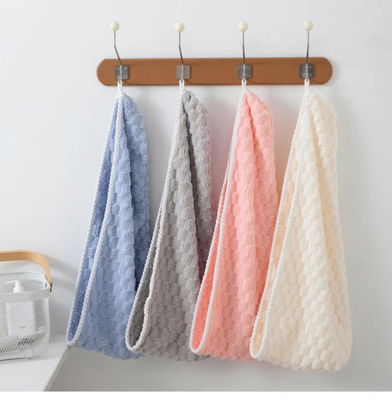 Cloud Grid Coral Velvet Bath Towel