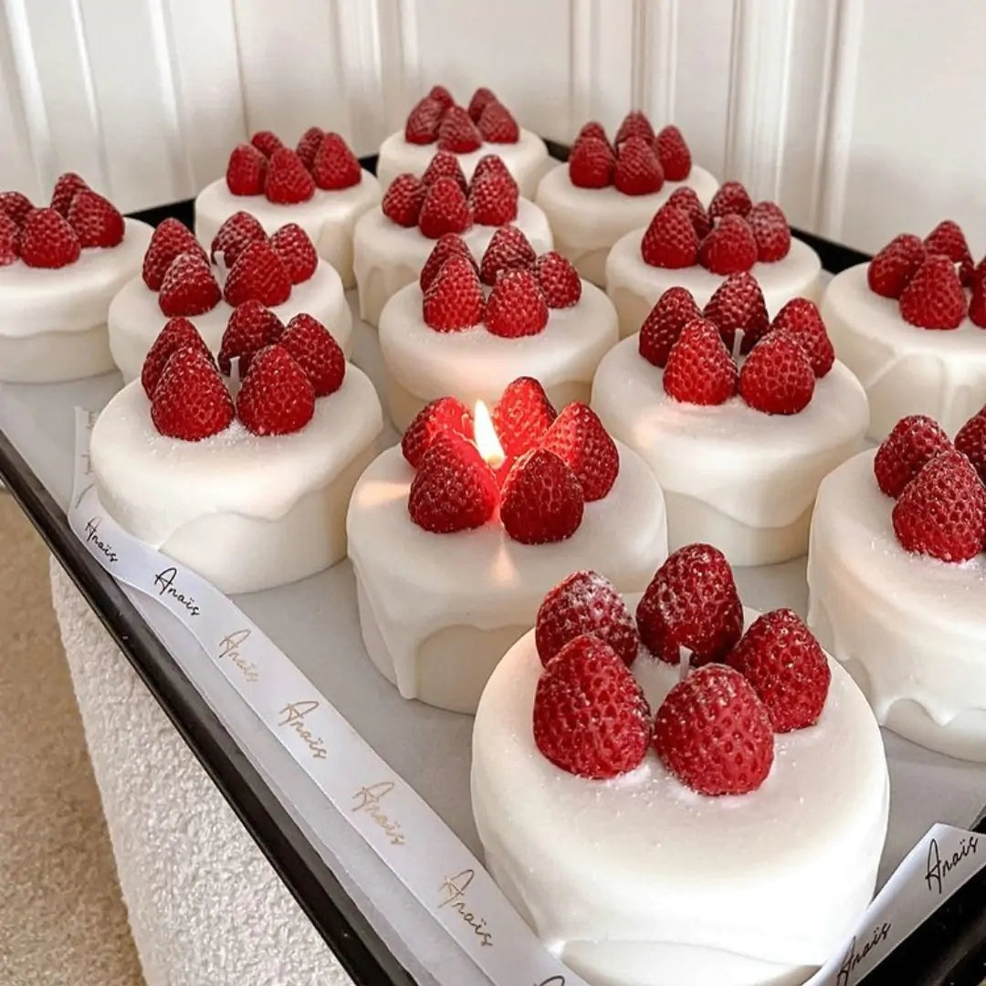 Cake-shaped Strawberry Scented Candle