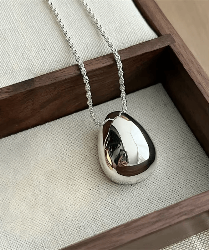 Metal Teardrop Necklace